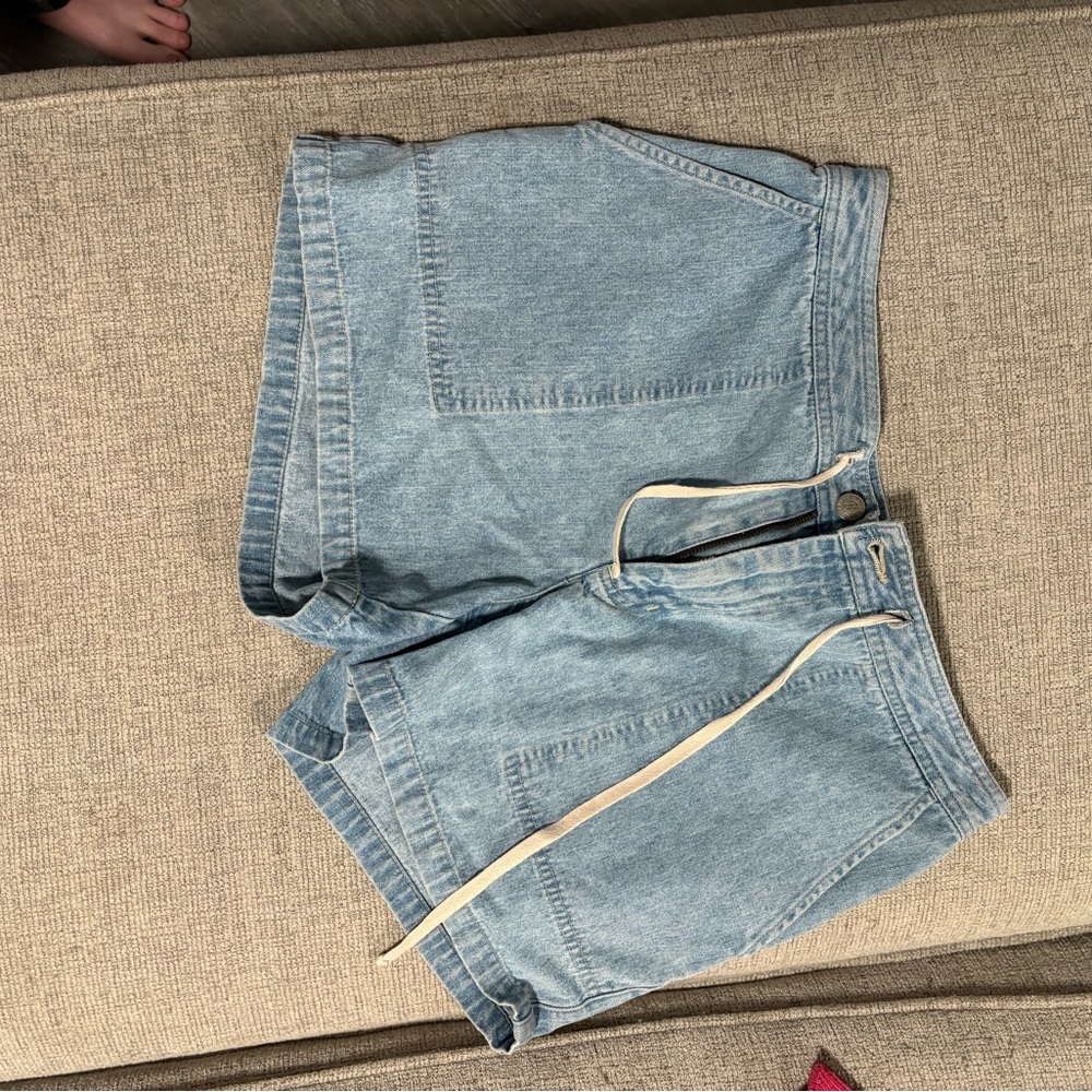 Bass Light Blue Denim Shorts with Beige Drawstring